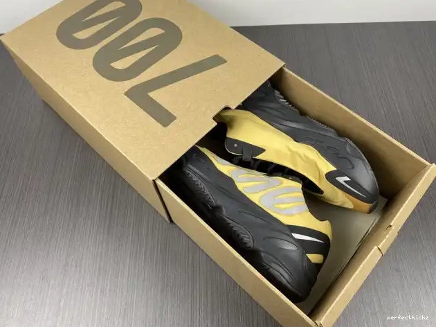 Boost 700 'Honey MNVN Yeezy GZ0717 Flux' 0626